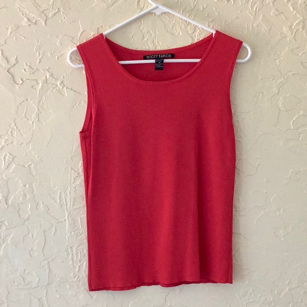 Scoop neck ,sleeveless shell type top by Scott and Taylor